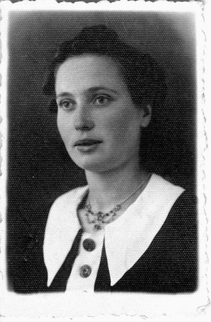 Włodzia, girlfriend (in camp?)