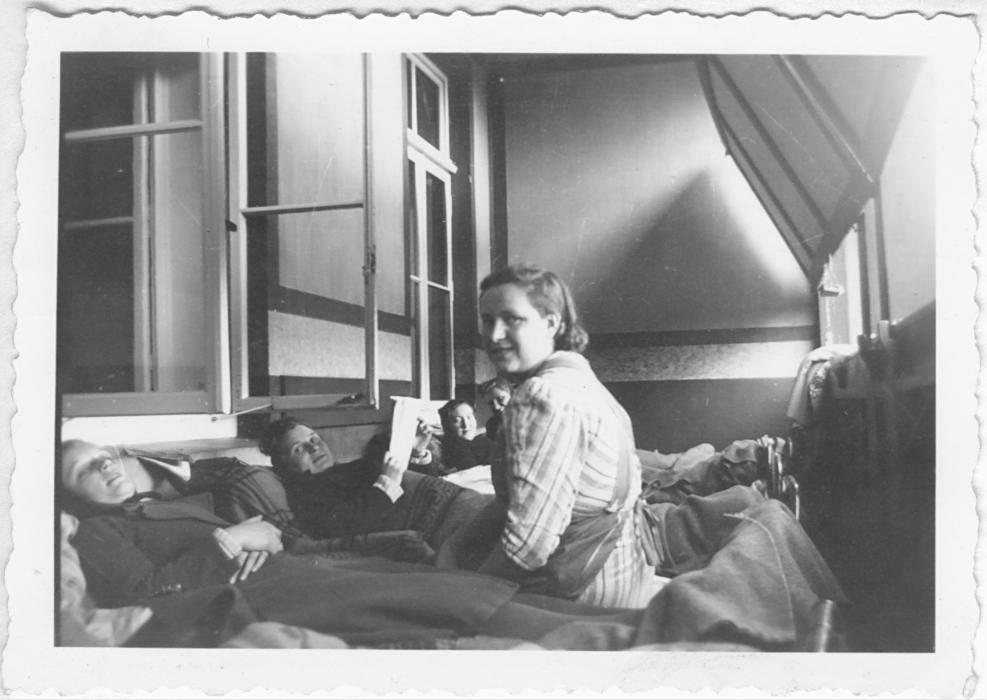 Helena, & unknown persons