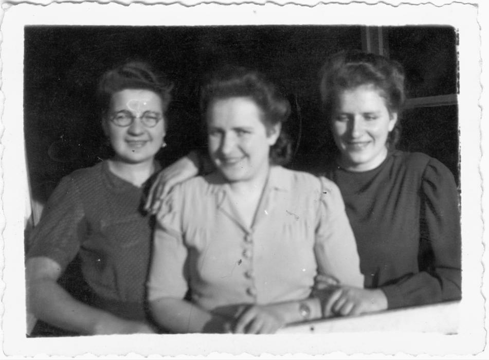 Tola, Helena, & Sophie