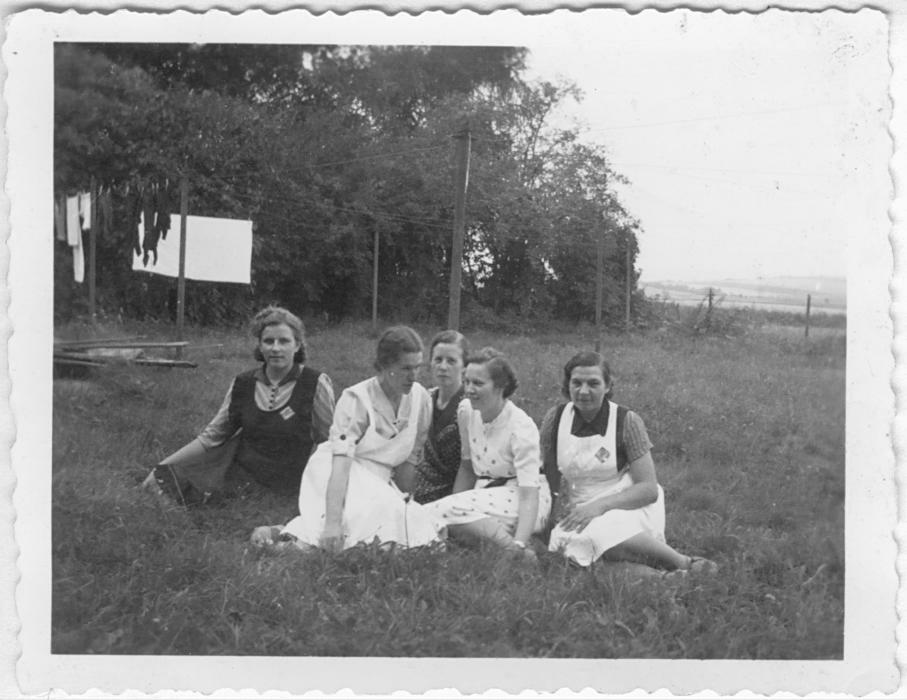 Sophie, Linchen, unknown person, Gretchen, Tola