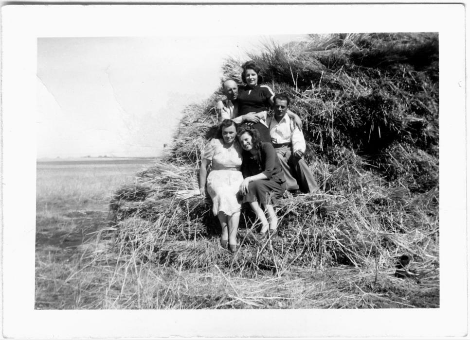 Back: Smart fellow, Sophie, unknown person Front: Veronica, unknown person