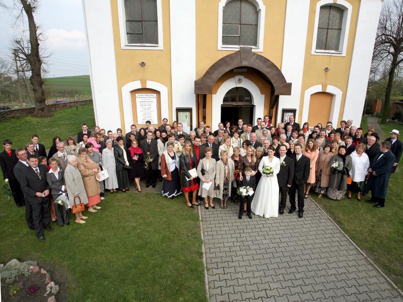 Wedding crowd in front of the church after the ceremony.