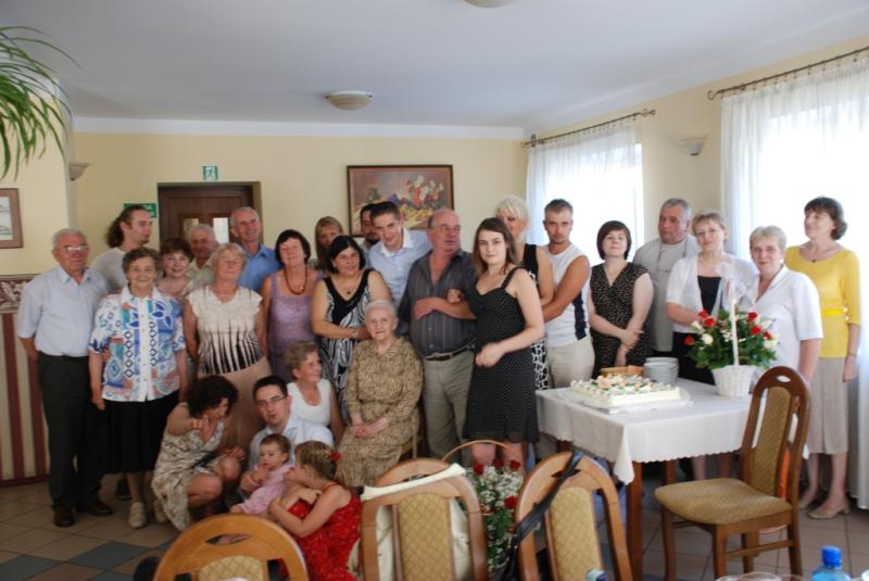 Group photo of everyone at Helena's 90th birthday party.